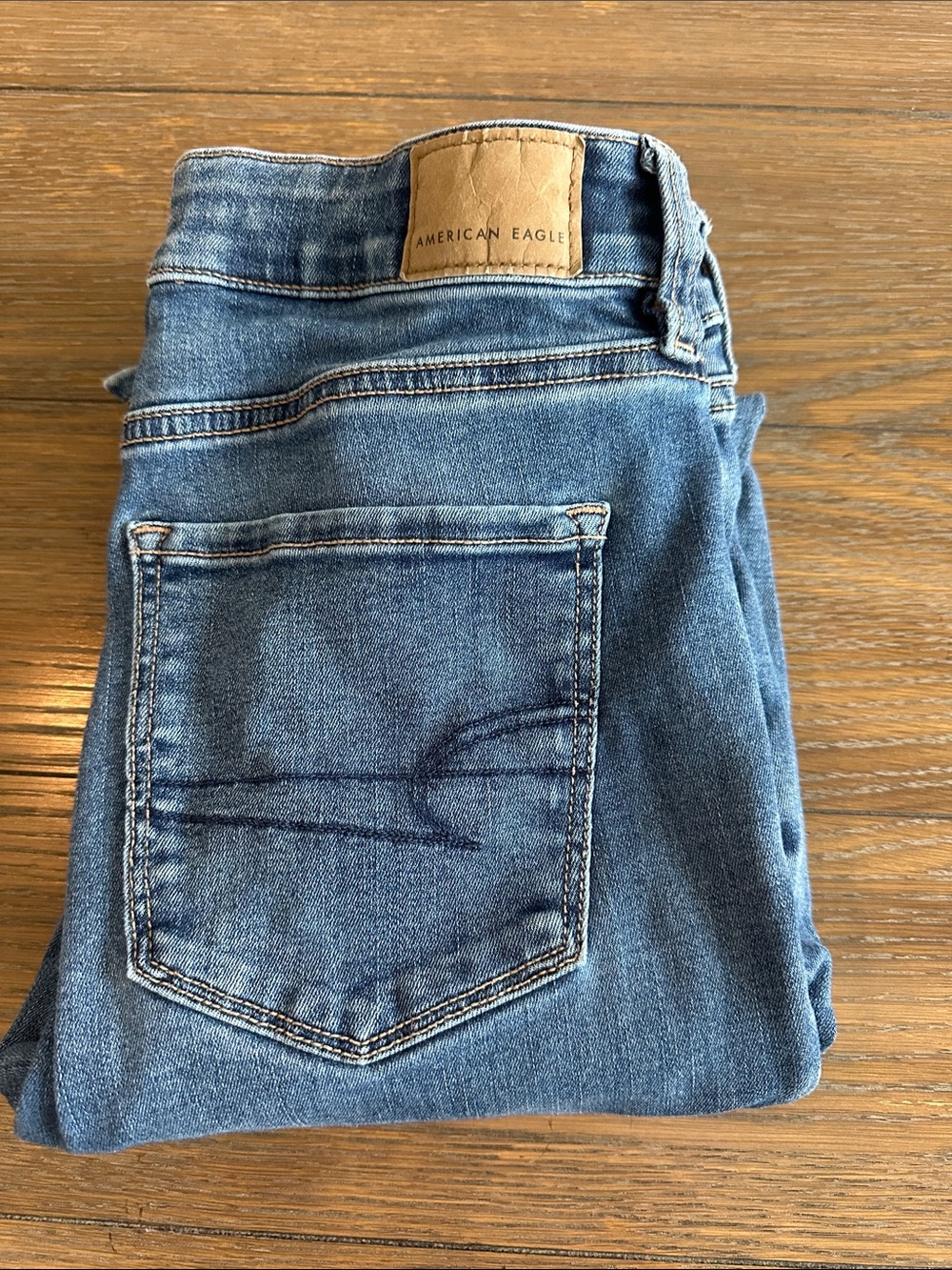 American Eagle High Rise Skinny‎ Kick
Size 4